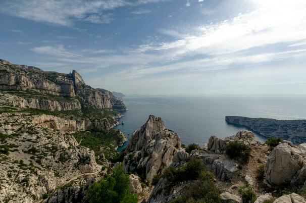 Image des calanques donnant sur la mer